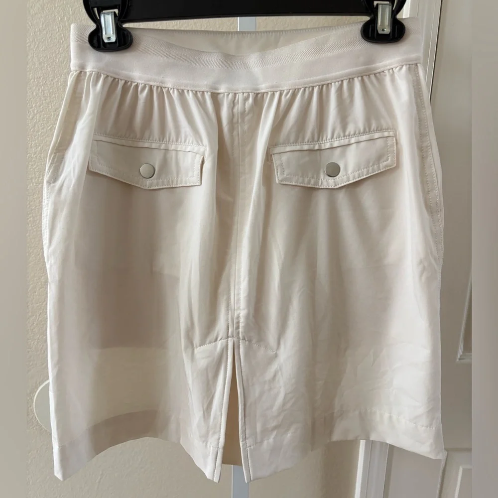 Athleta Vienna Cargo Skort in White - Size 4